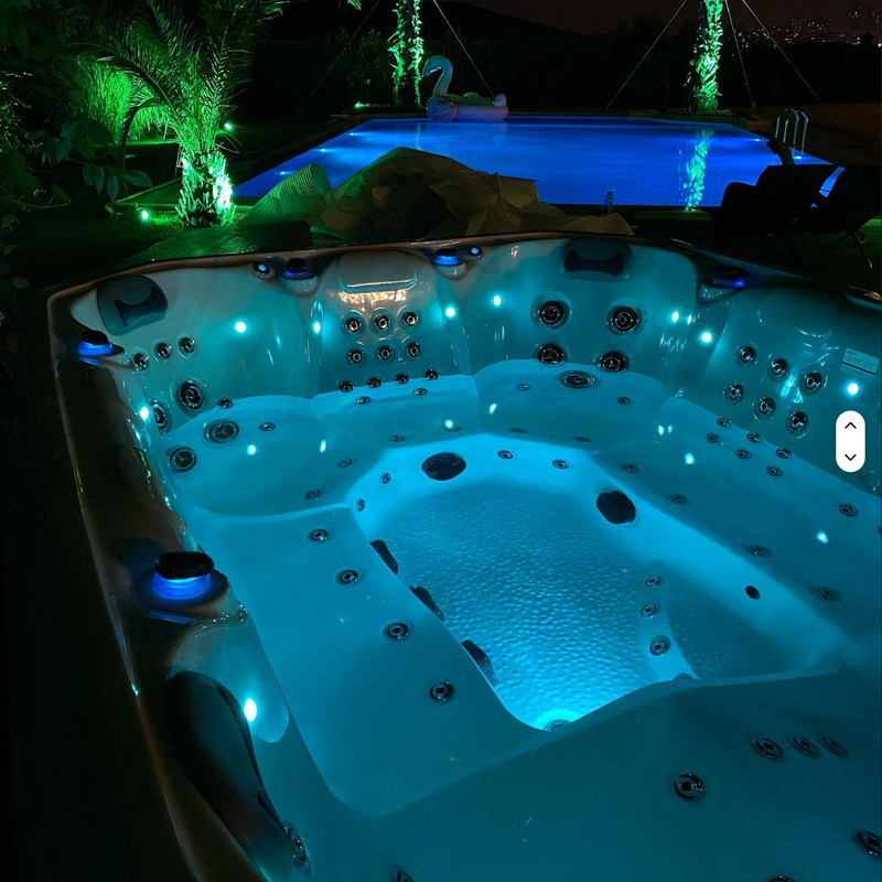 8-Person Luxury Hot Tub – Whirlpool Spa with Balboa System, Energy-Efficient Design, Saltwater System